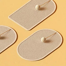 Cargar imagen en el visor de la galería, Rascador para suelo o pared con pelota incorporada Rustimet para gatos