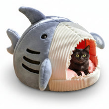 Cargar imagen en el visor de la galería, Cama cálida Baby Shark para gatos