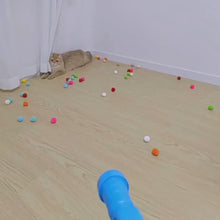 Cargar y reproducir el video en el visor de la galería, Juguete lanzador Bang de pelotas felpa para gatos
